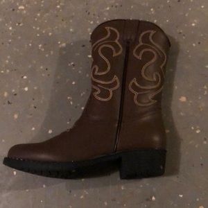 Brand new canyon trail kids boots